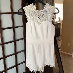 Cute shorts romper with lace detail